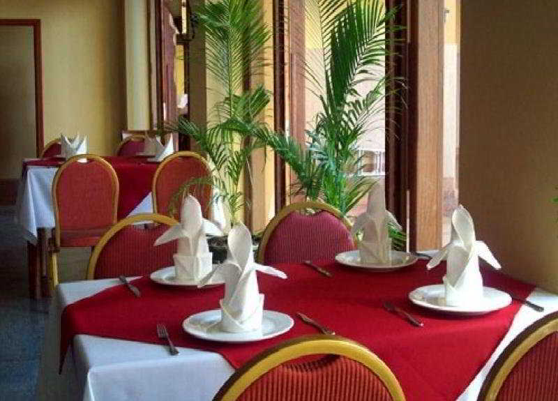 Ohana Phnom Penh Palace Hotel Exterior foto