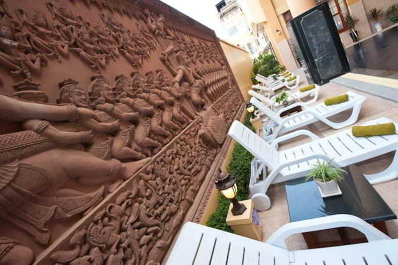 Ohana Phnom Penh Palace Hotel Exterior foto